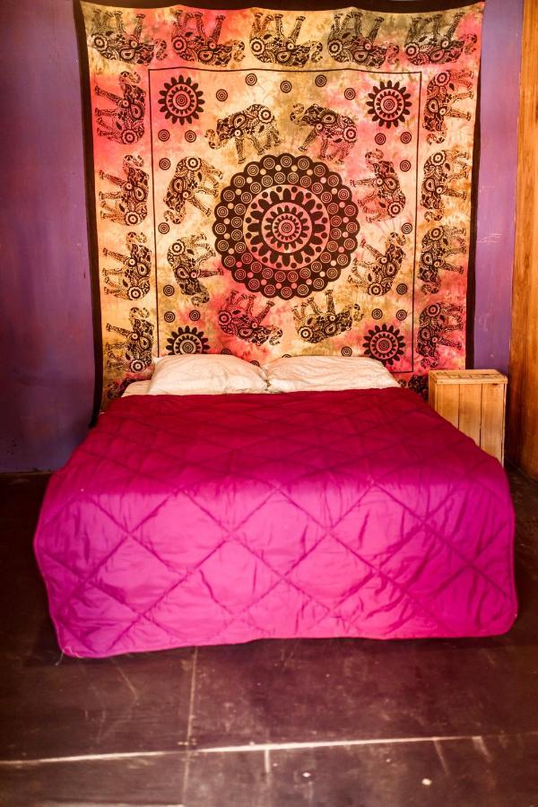 Compay Hostel Punta Del Diablo Rum bild